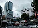 渋谷ヒカリエと救急車