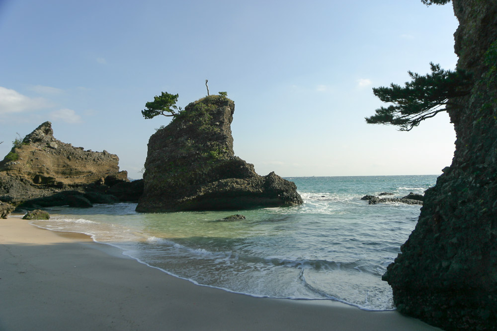 吉佐美大浜の岩