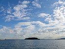 東京湾に浮かぶ猿島