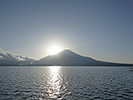 太陽と富士山と山中湖