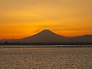 オレンジの空と富士山