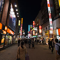 夜の渋谷センター街