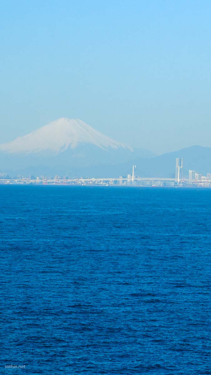 東京湾と富士山と横浜ベイブリッジのスマホ壁紙