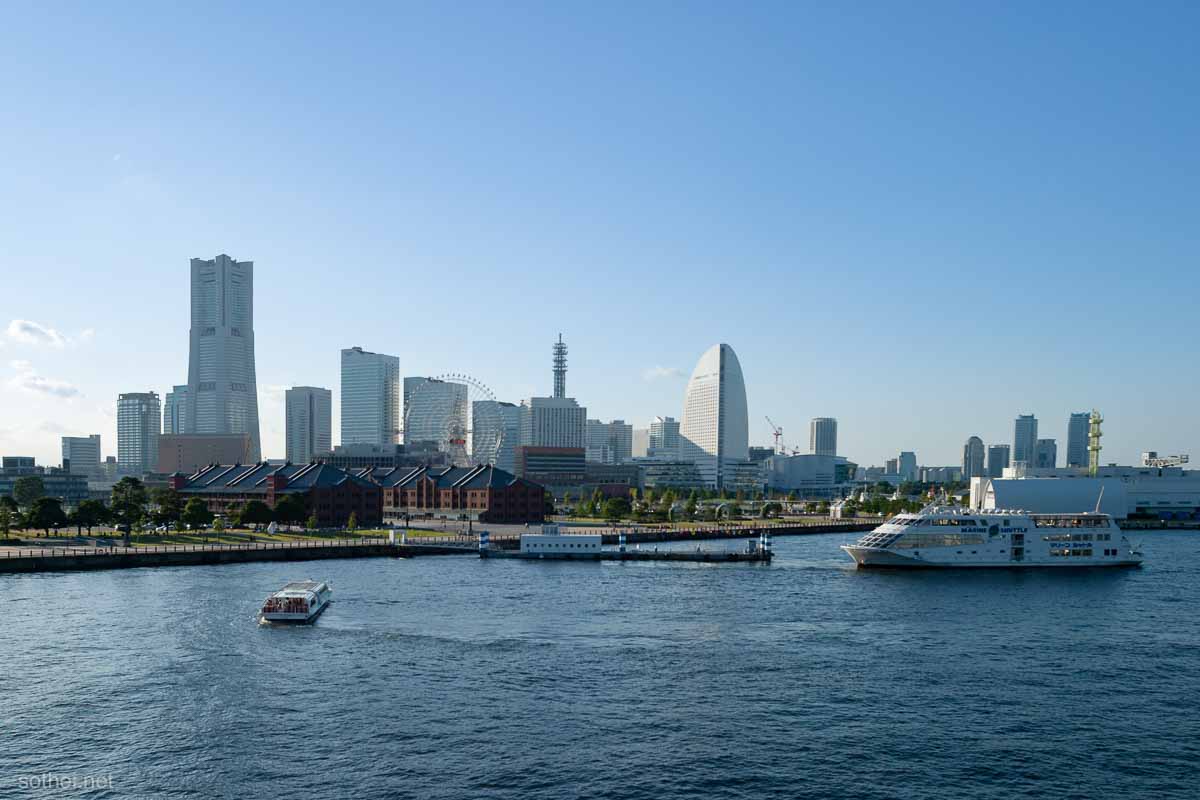 みなとみらいと横浜港の海